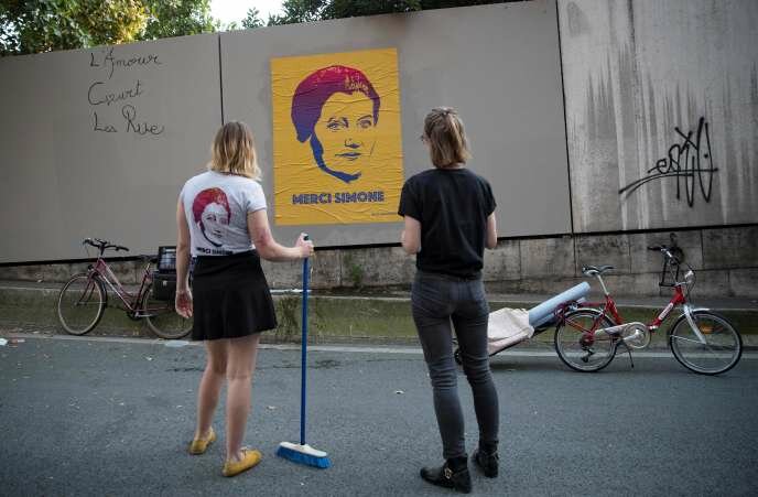 Eléonore, Julia et Duy-Thien, co-fondateurs du collectif Merci Simone